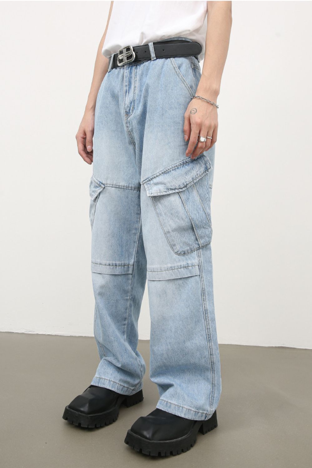 Men's Mid Rise Jeans with Cargo Pockets Hauptbild