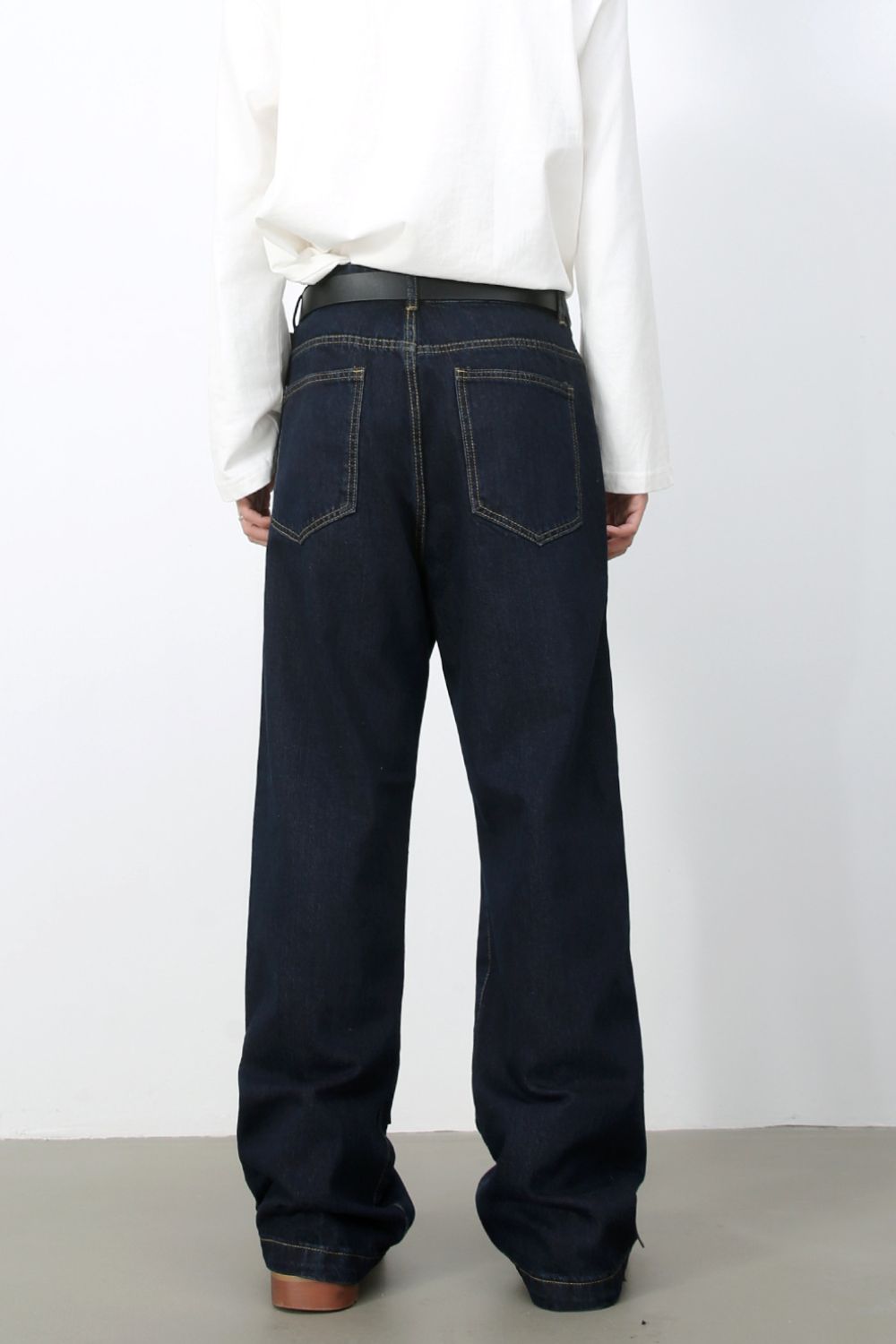 Men's Wide Straight Leg Jeans with Pockets Zweitbild
