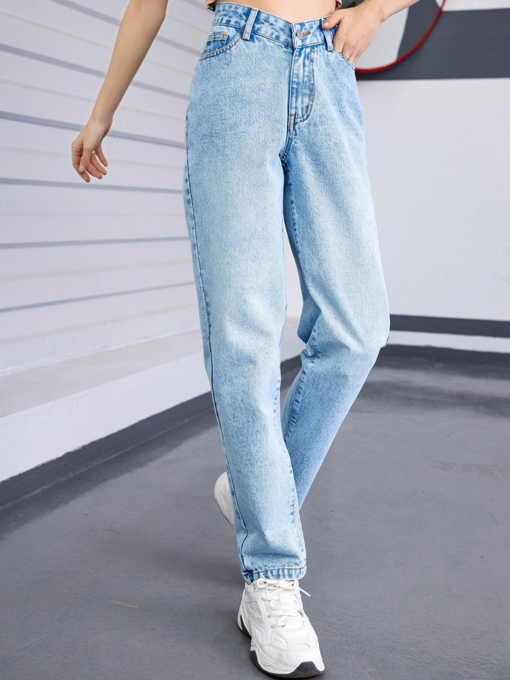 Straight Leg Jeans with Pockets - felvior