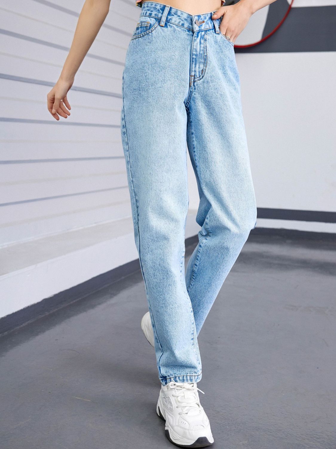 Straight Leg Jeans with Pockets - felvior