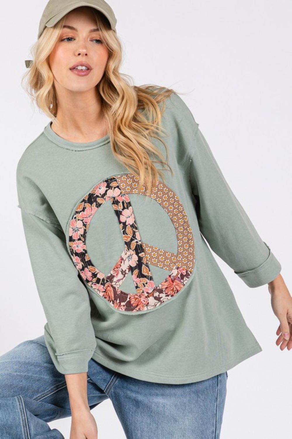 SAGE + FIG Floral Peace Patch Round Neck Top Hauptbild