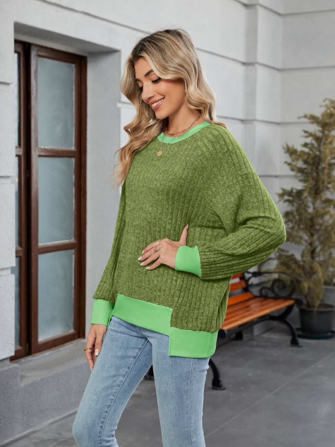 Contrast Trim Round Neck Long Sleeve T-Shirt Hauptbild