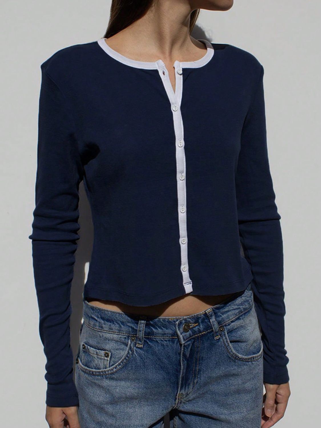 Devine Button Down Contrast Trim Round Neck Long Sleeve Shirt Image principale du produit