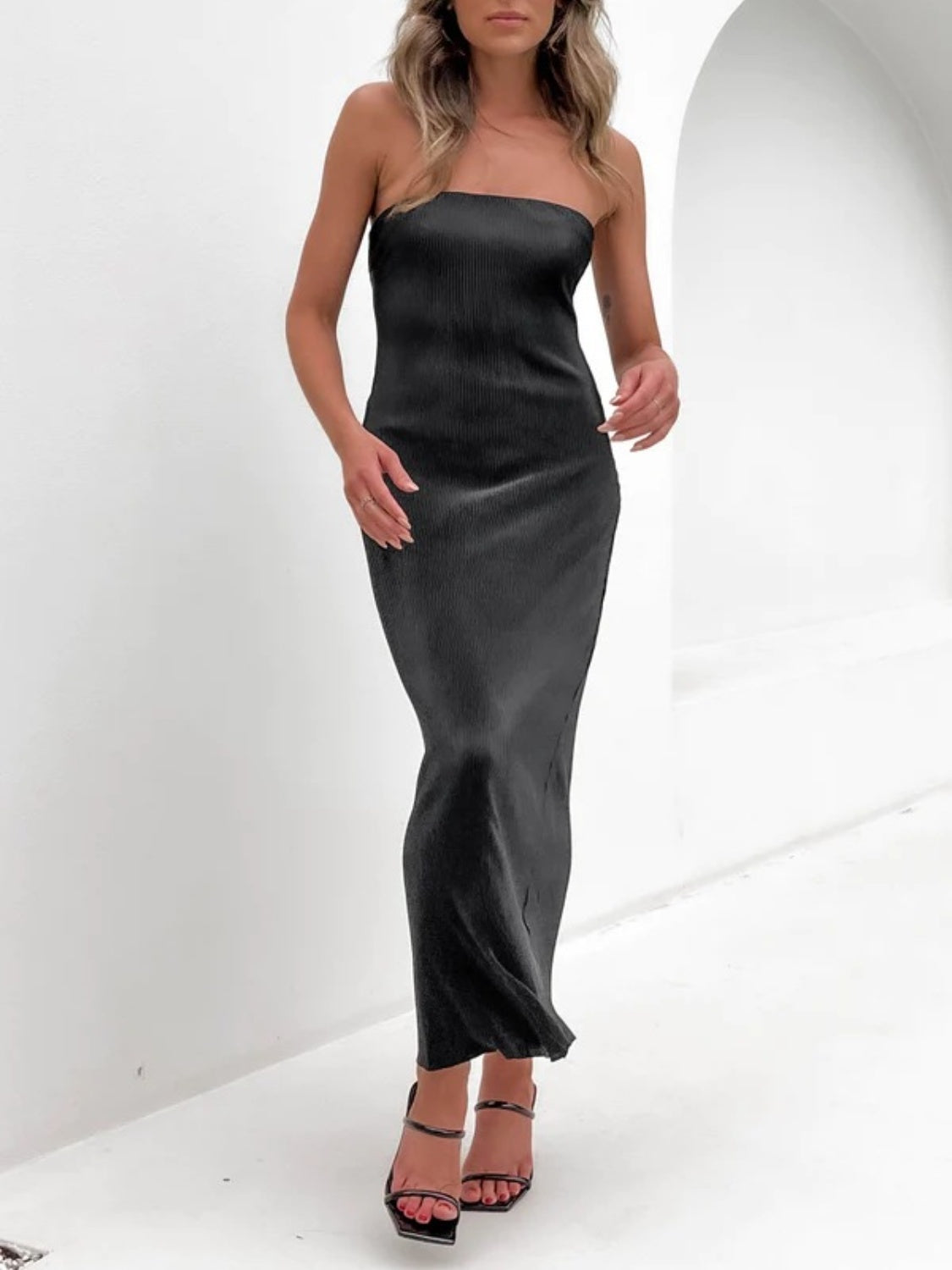 Lace-Up Back Tube Maxi Dress - felvior