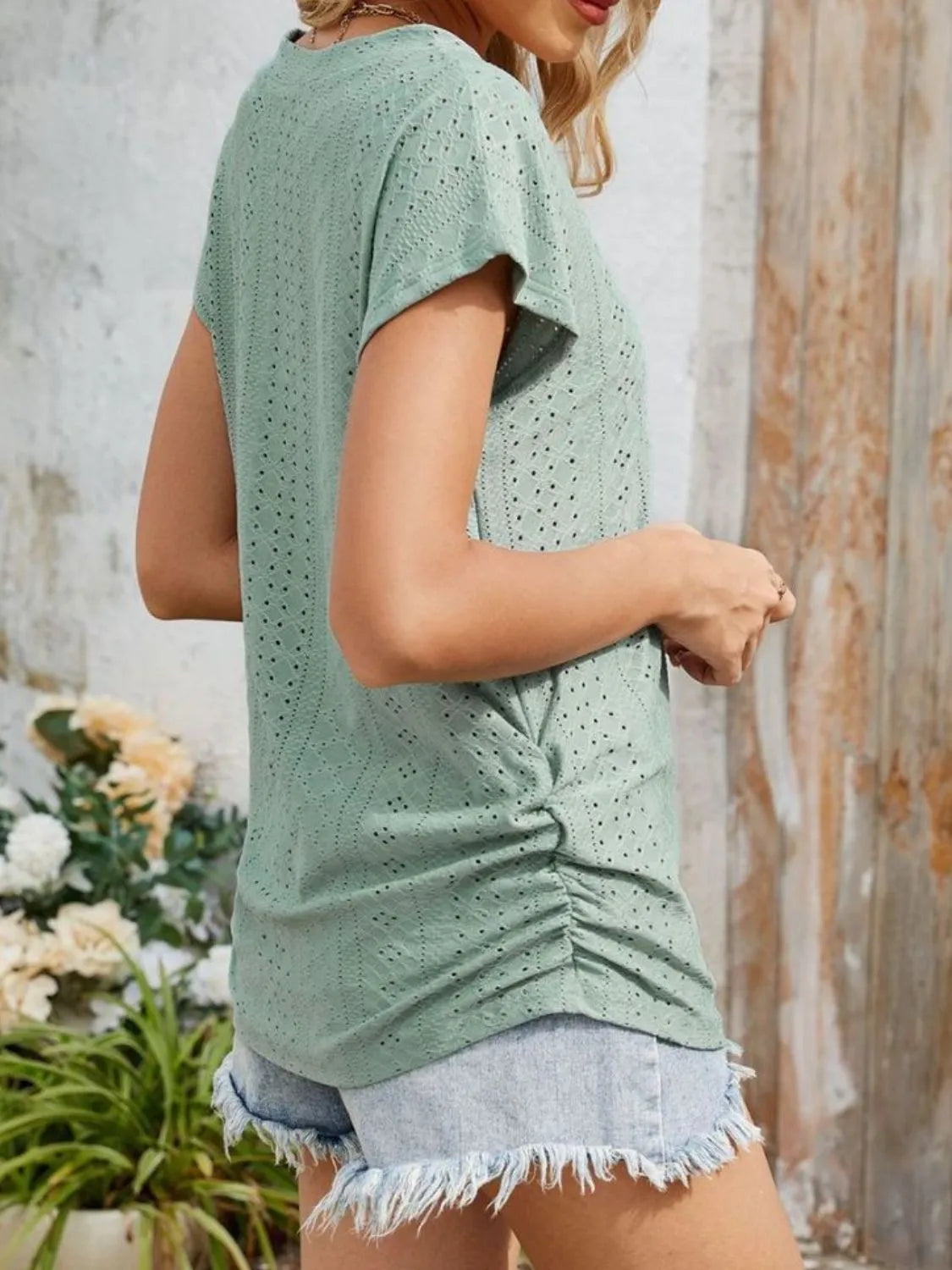 Eyelet V-Neck Short Sleeve Top - felvior