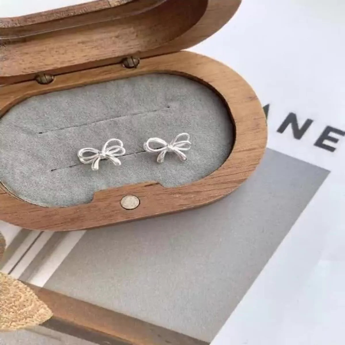 925 Sterling Silver Bow Earrings Secondary image