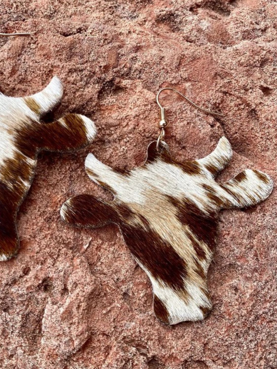 Ohrringe mit Stierkopf aus PU-Leder Zweitbild