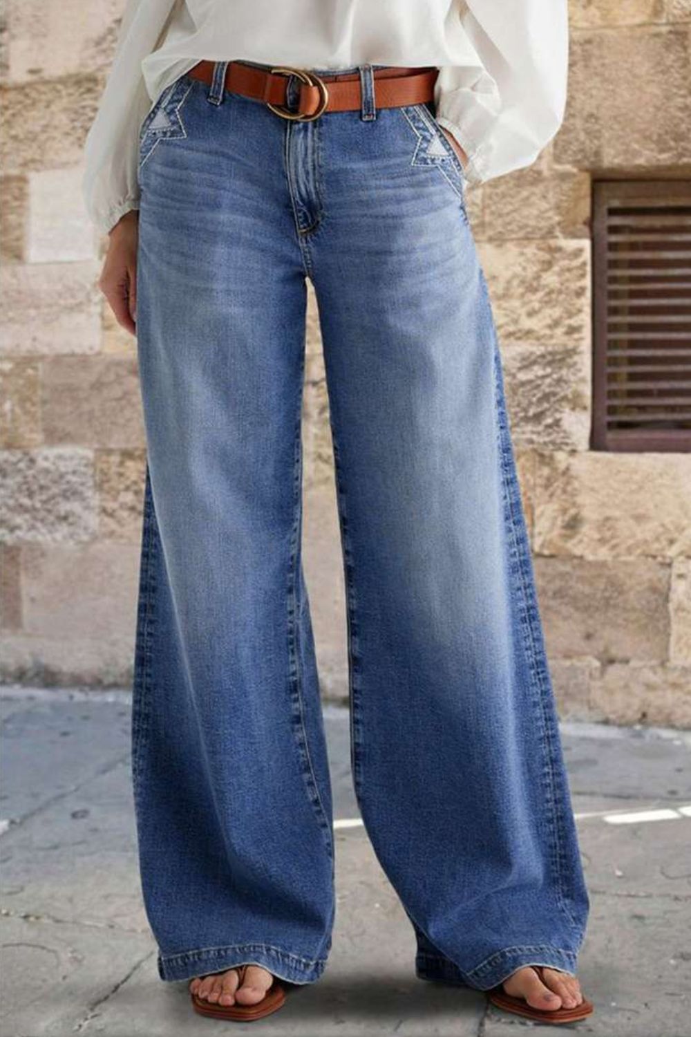 Pocketed Embroidered Straight Leg Jeans Hauptbild