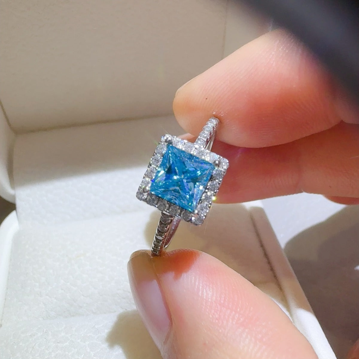 2 Carat Moissanite 925 Sterling Silver Square Shape Ring - felvior