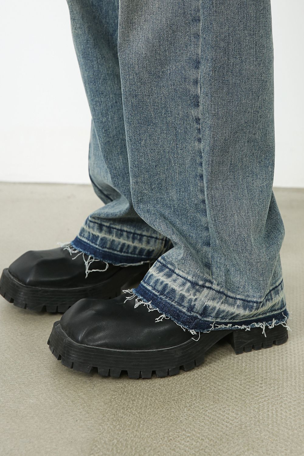 Men's Frayed Hem Jeans with Pockets