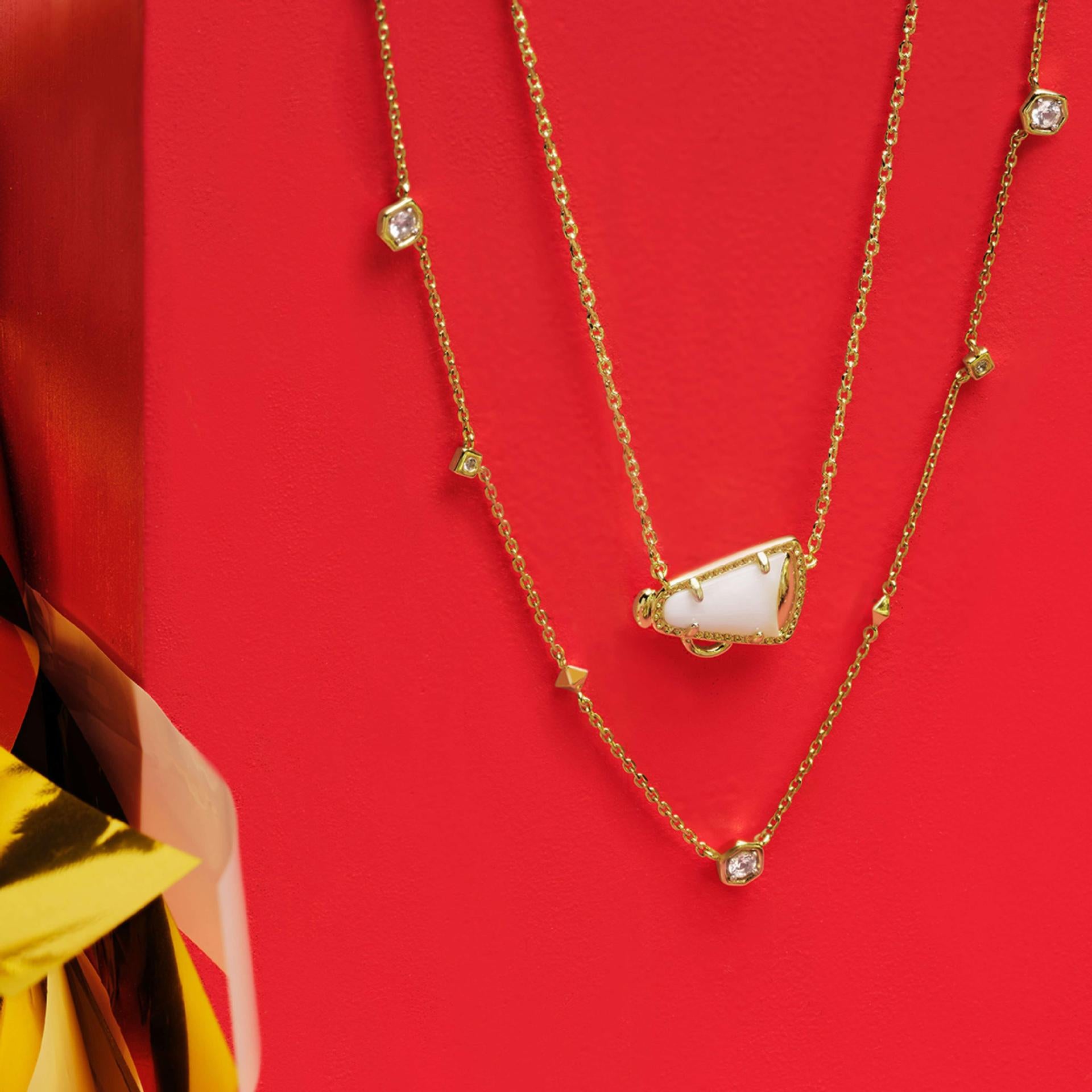 Sporty Element Resin Necklace - felvior