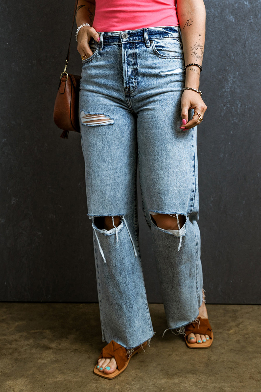 Distressed-Jeans mit geradem Bein und offenem Saum Zweitbild