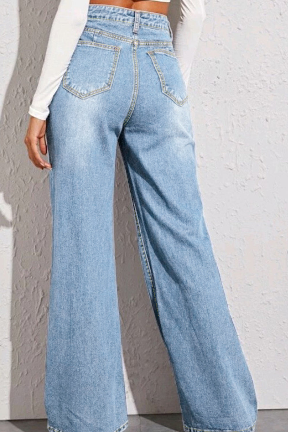 Jeans mit hoher Taille und weitem Bein Zweitbild