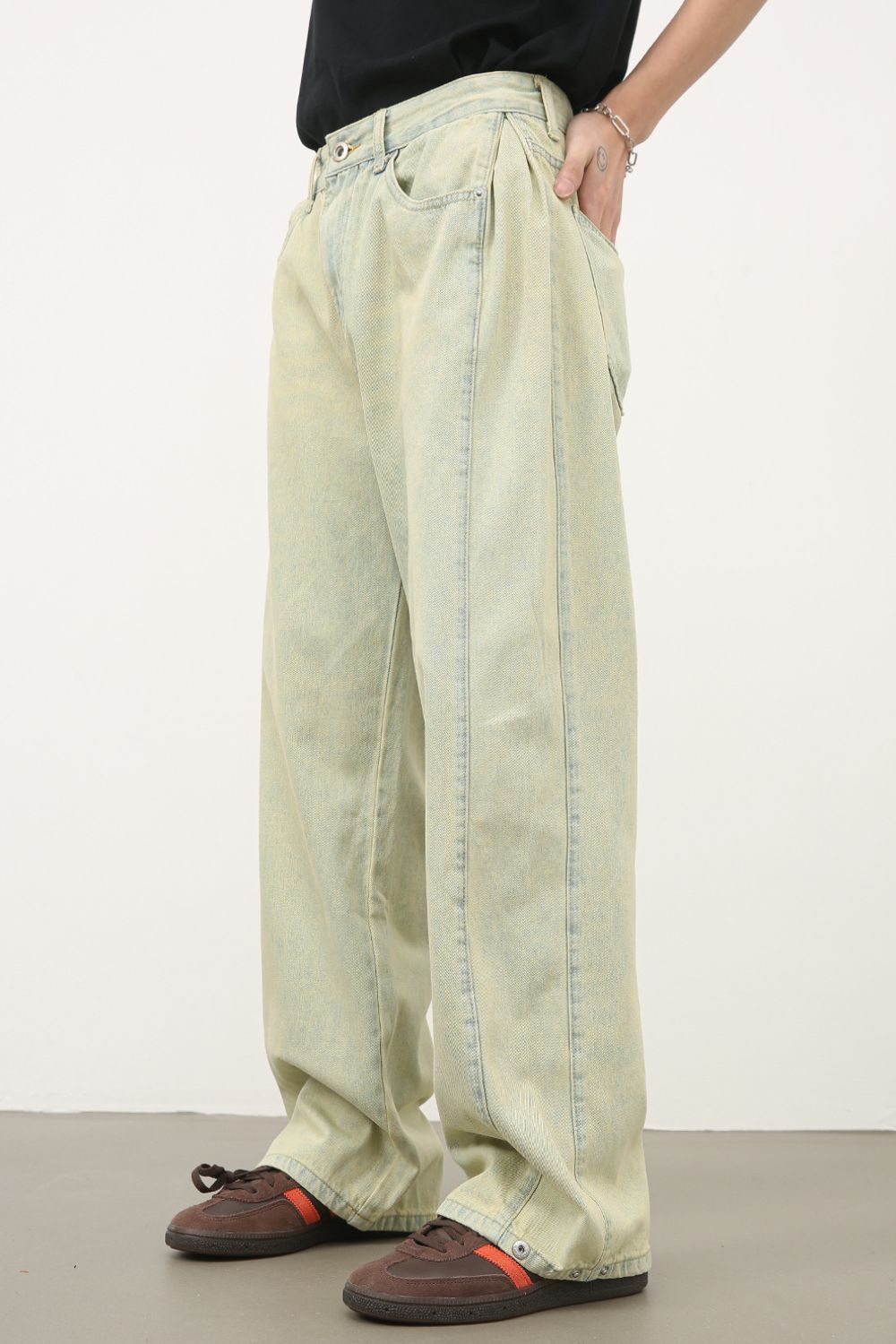 Men's Mid Rise Jeans with Pockets