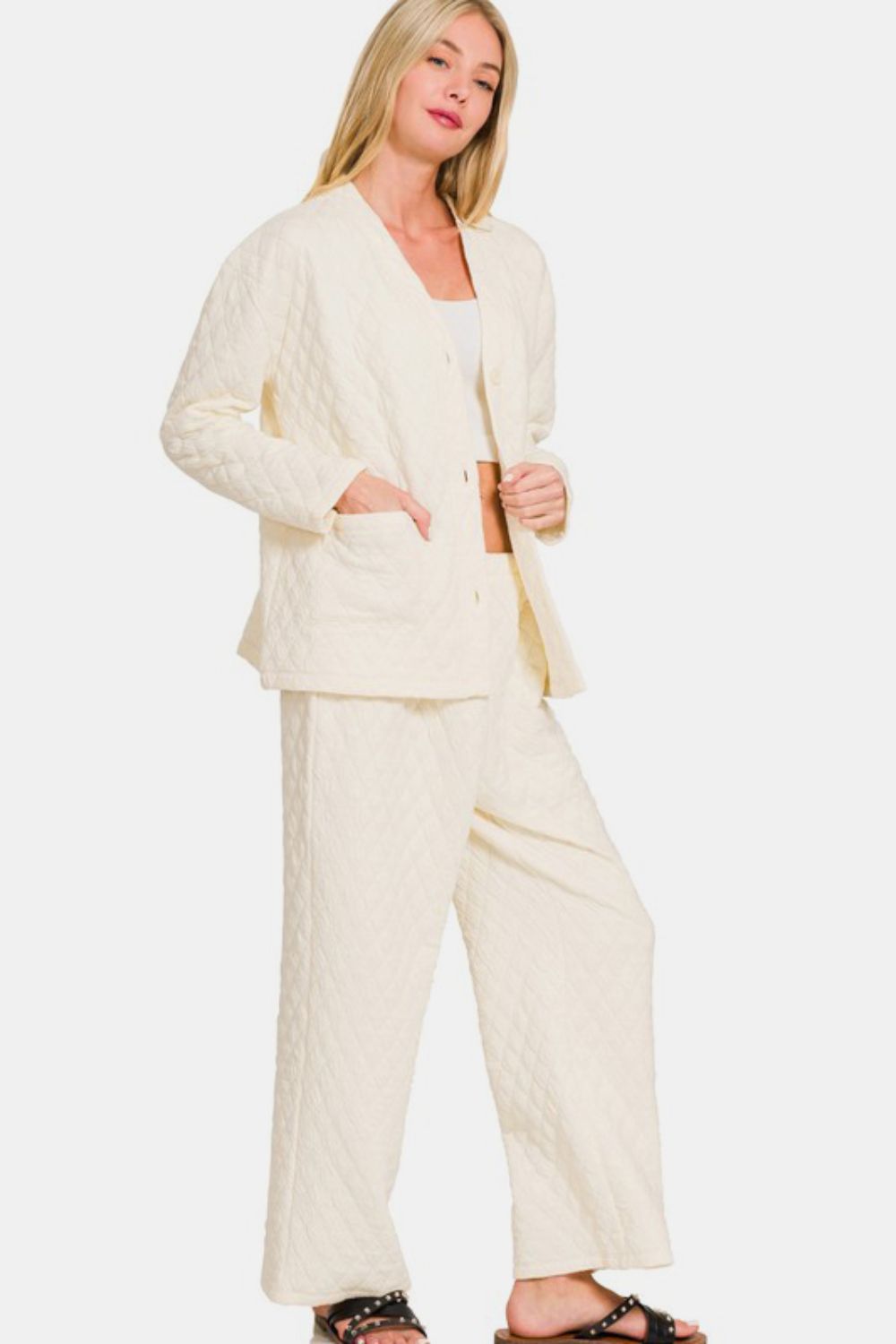 Ensemble de détente Zenana avec haut à manches longues et pantalon boutonnés matelassés Image secondaire du produit