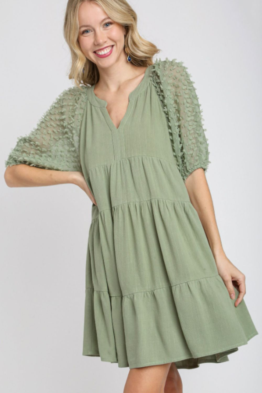 Umgee Full Size Linen Tiered A-Line Split Neck Dress Plus Size Image principale du produit