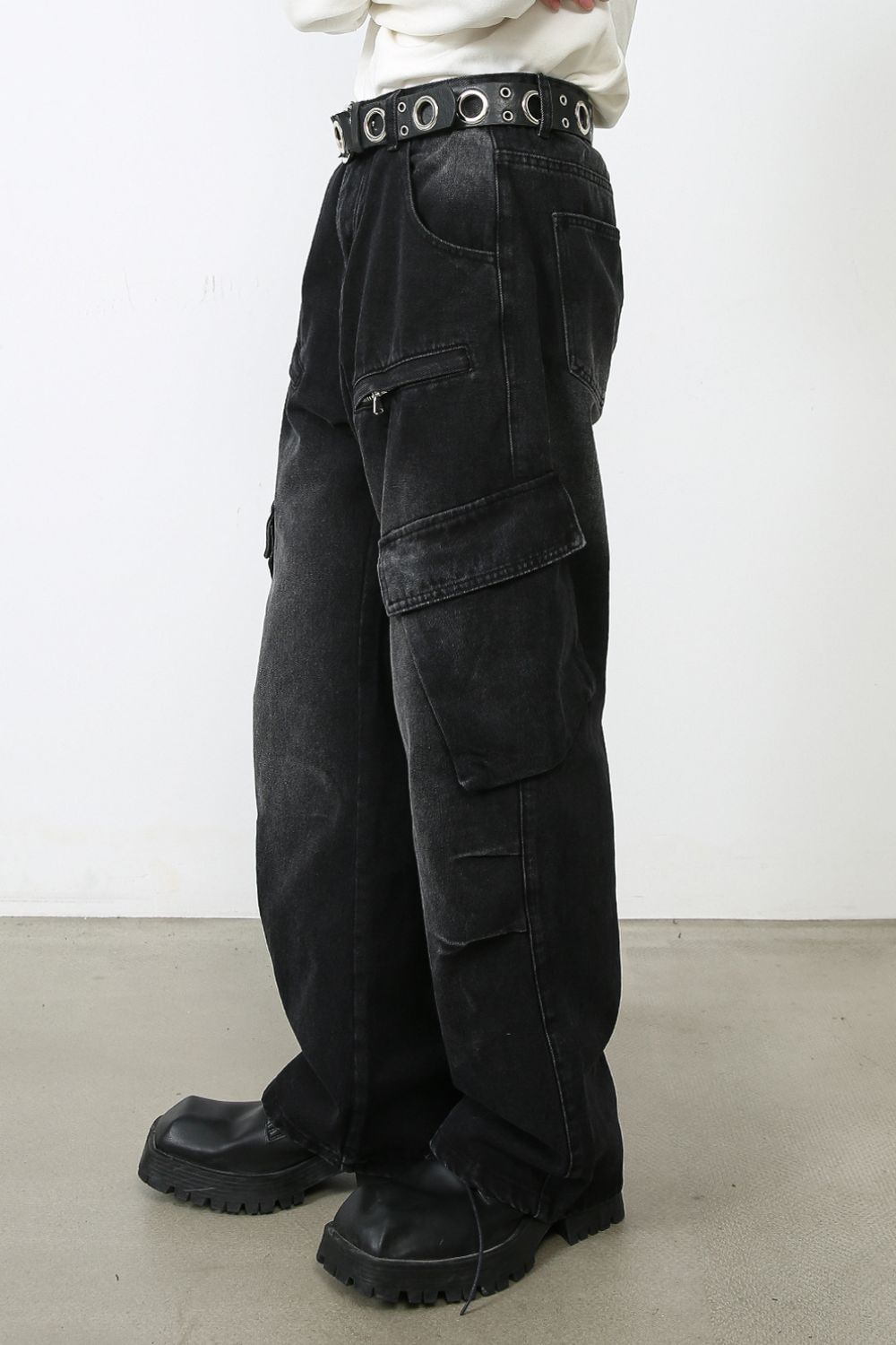 Men's Baggy Jeans with Cargo Pockets