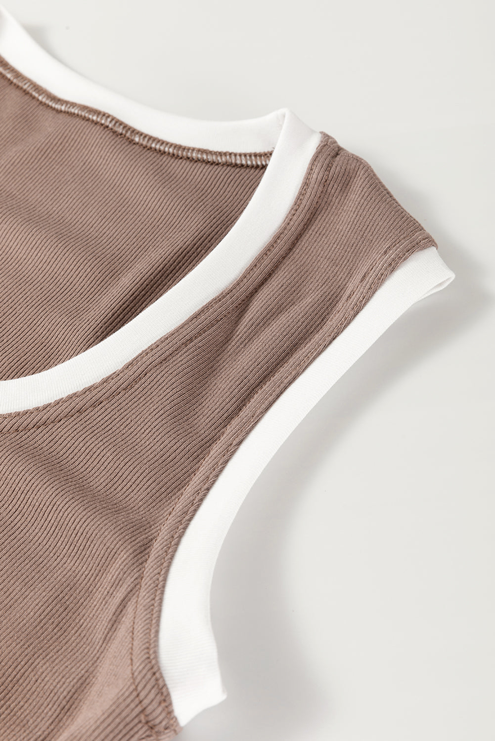 Contrast Edge Scoop Neck Wide Strap Knit Tank - felvior