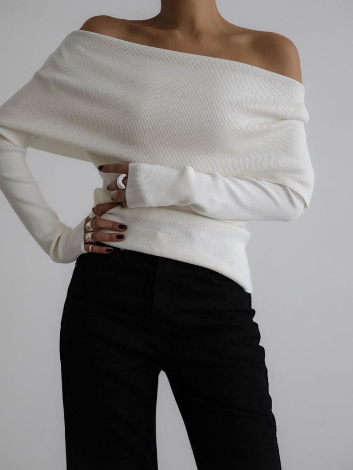 Off-Shoulder Long Sleeve Knit Top - felvior