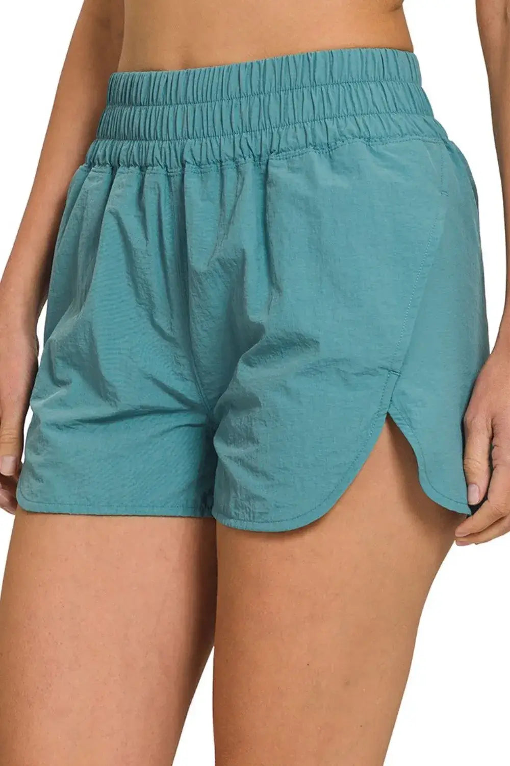 Zenana Windbreaker Smocked Waistband Running Shorts Hauptbild