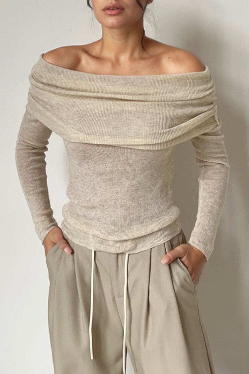 Off-Shoulder Long Sleeve Knit Top - felvior