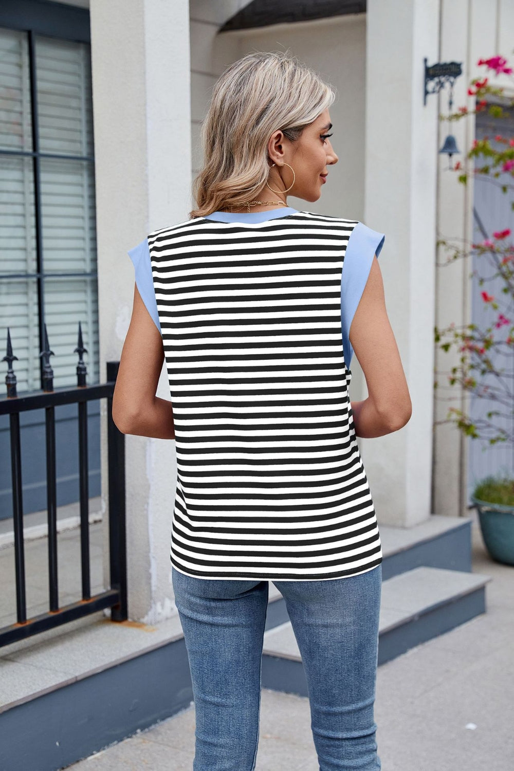 Contrast Striped Round Neck T-Shirt