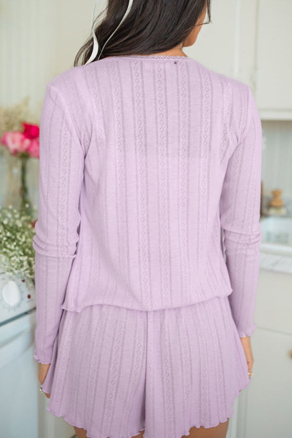 Set aus Cardigan mit Knopfleiste, Camisole und Shorts Zweitbild