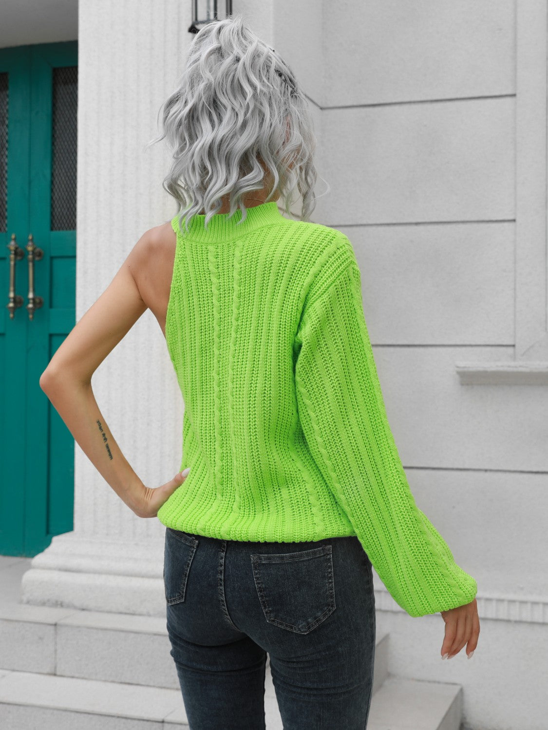 Cable-Knit Round Neck Asymmetrical Sweater - felvior