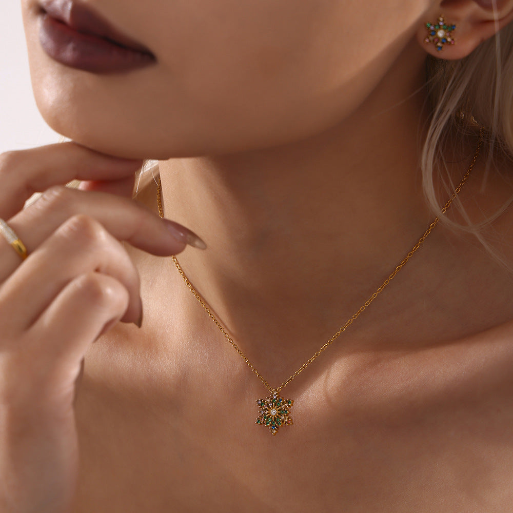 Stainless Steel Inland Zircon Snowflake Necklace - felvior
