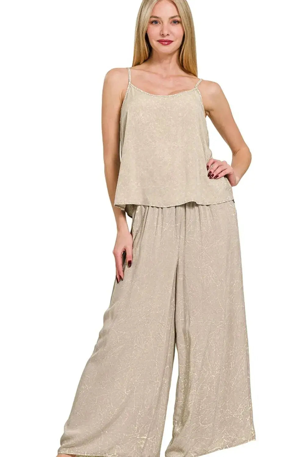 Zenana Woven Acid Crinkle Washed Cami & Pants 2 Piece Set Hauptbild