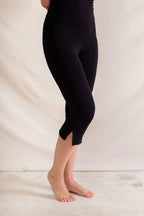 Side Slit Capris Leggings