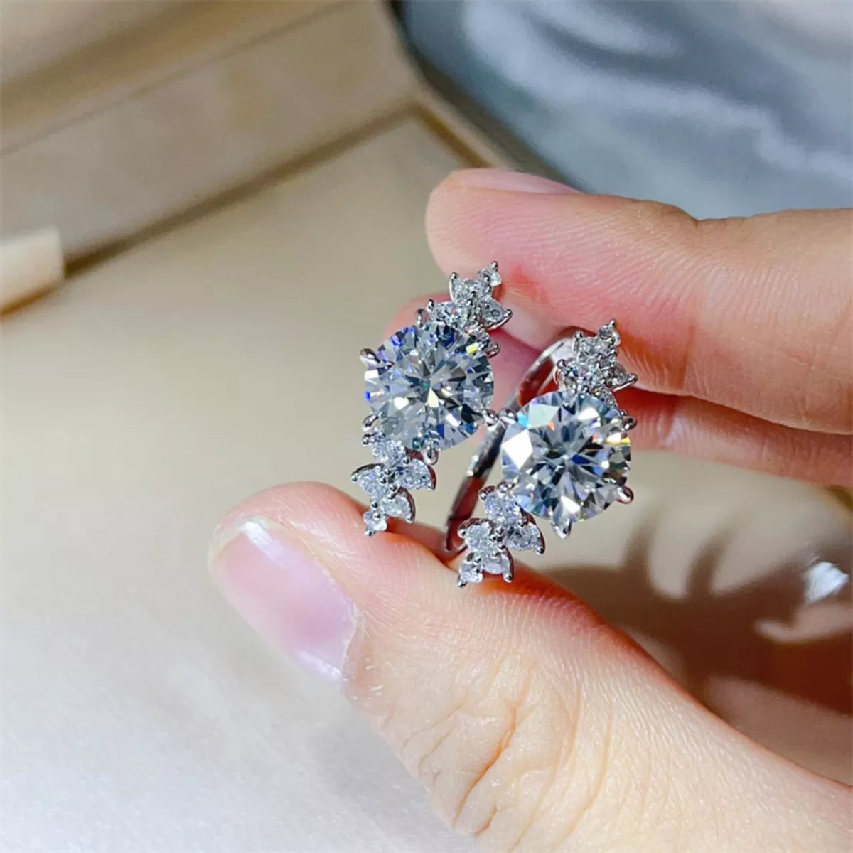 3 Carat Moissanite 925 Sterling Silver Ring Secondary image