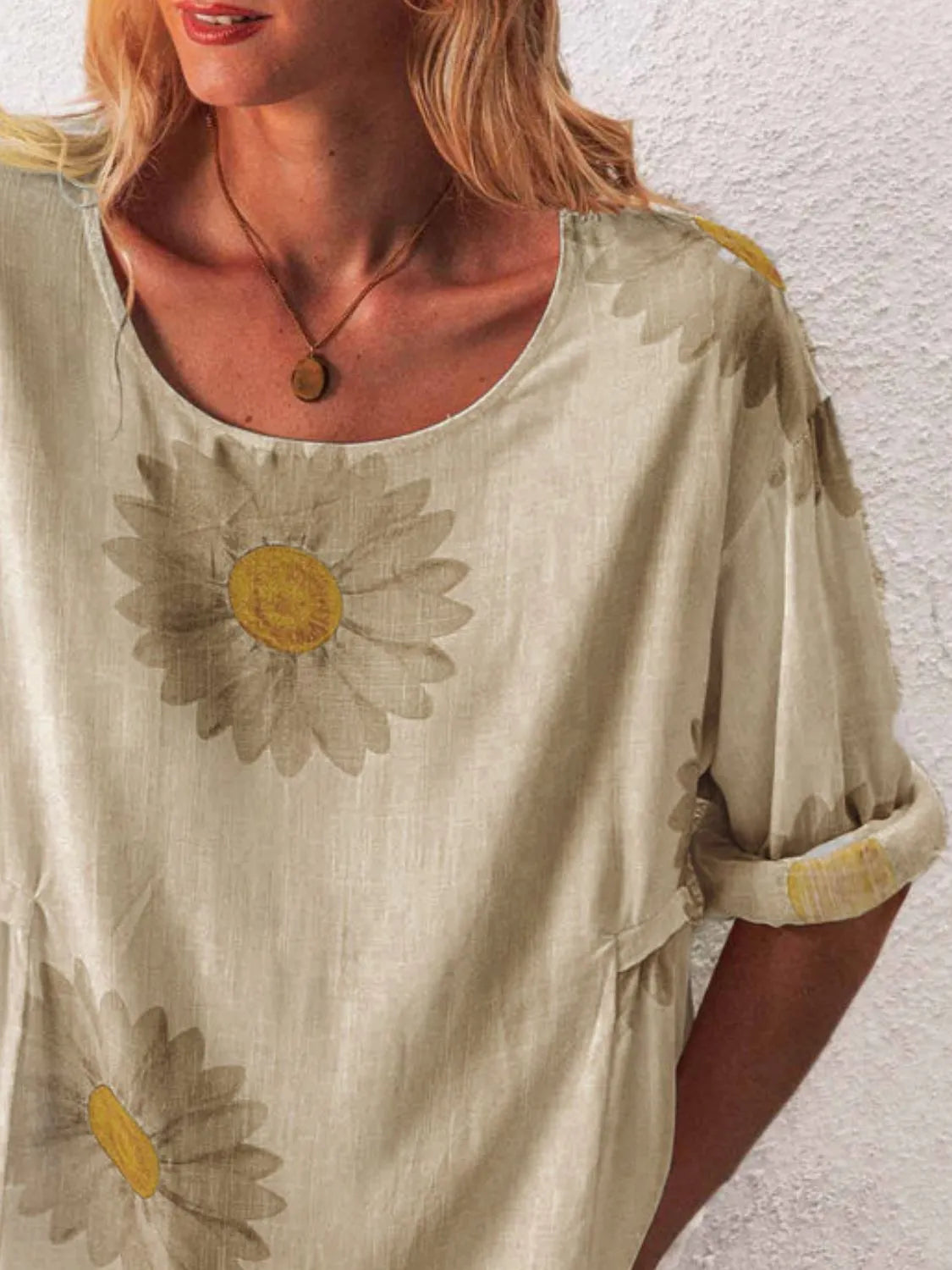 Full Size Flower Round Neck Half Sleeve T-Shirt Plus Size - felvior