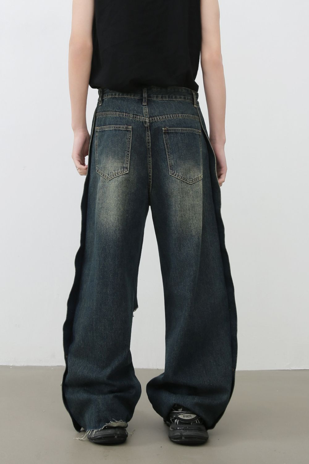 Men's Frayed Hem Distressed Wide Leg Jeans Zweitbild