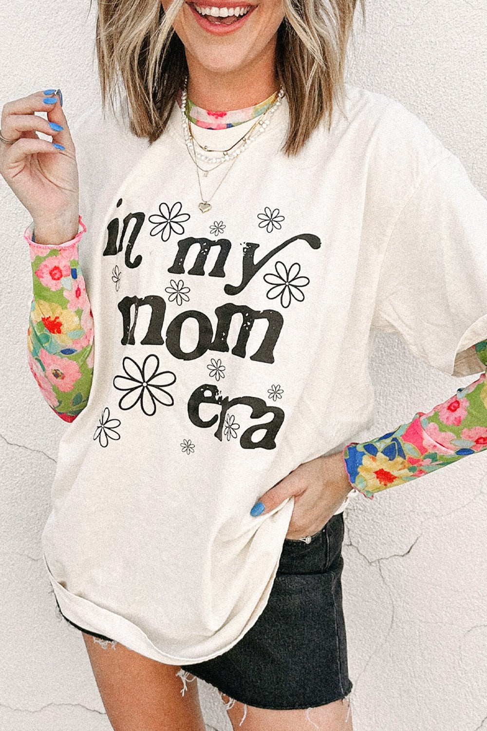 IN MY MOM ERA T-Shirt mit Rundhalsausschnitt und kurzen Ärmeln Zweitbild