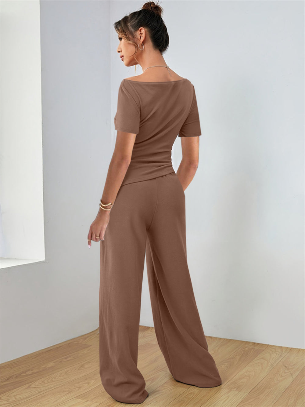 Round Neck Short Sleeve T-Shirt and Pants Set