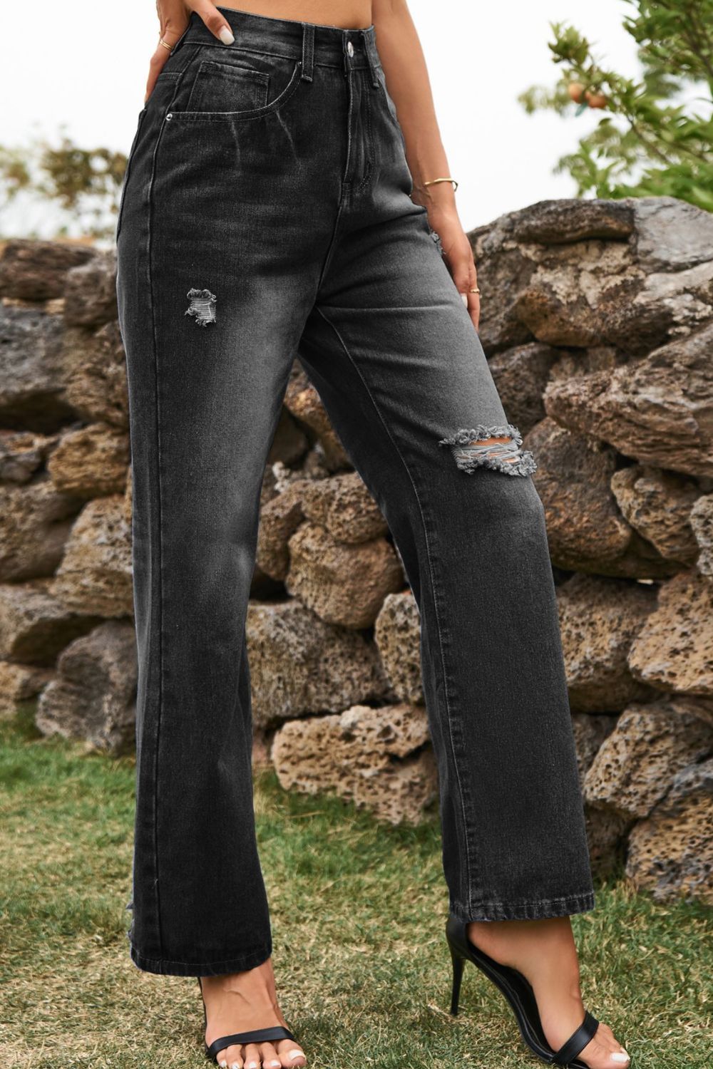 Distressed Buttoned Loose Fit Jeans - felvior