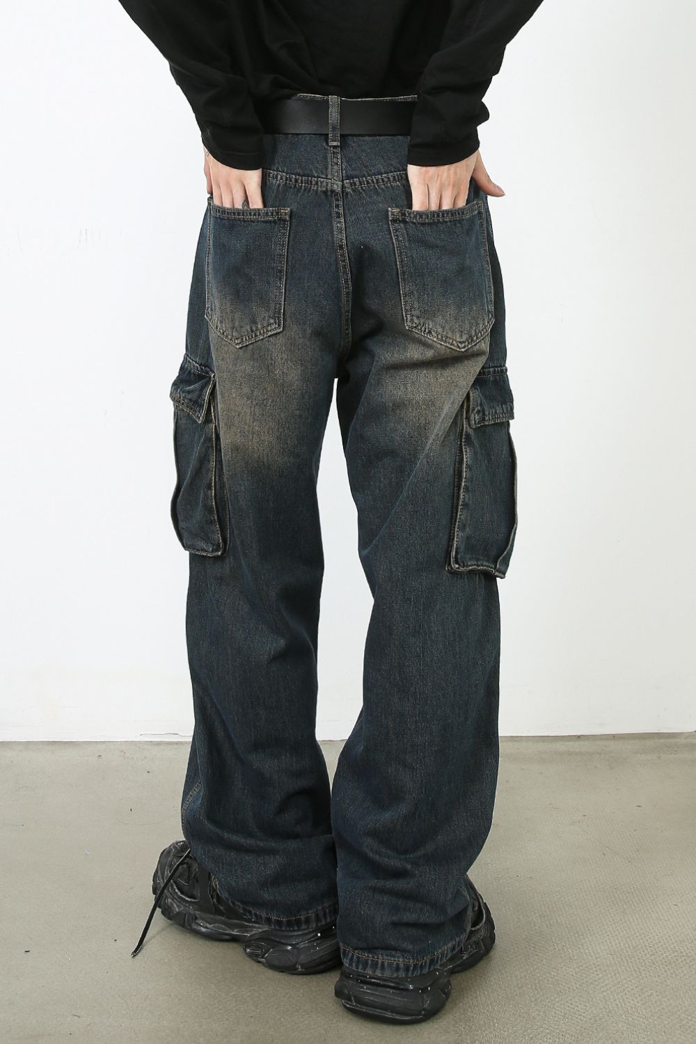 Men's Baggy Jeans with Cargo Pockets