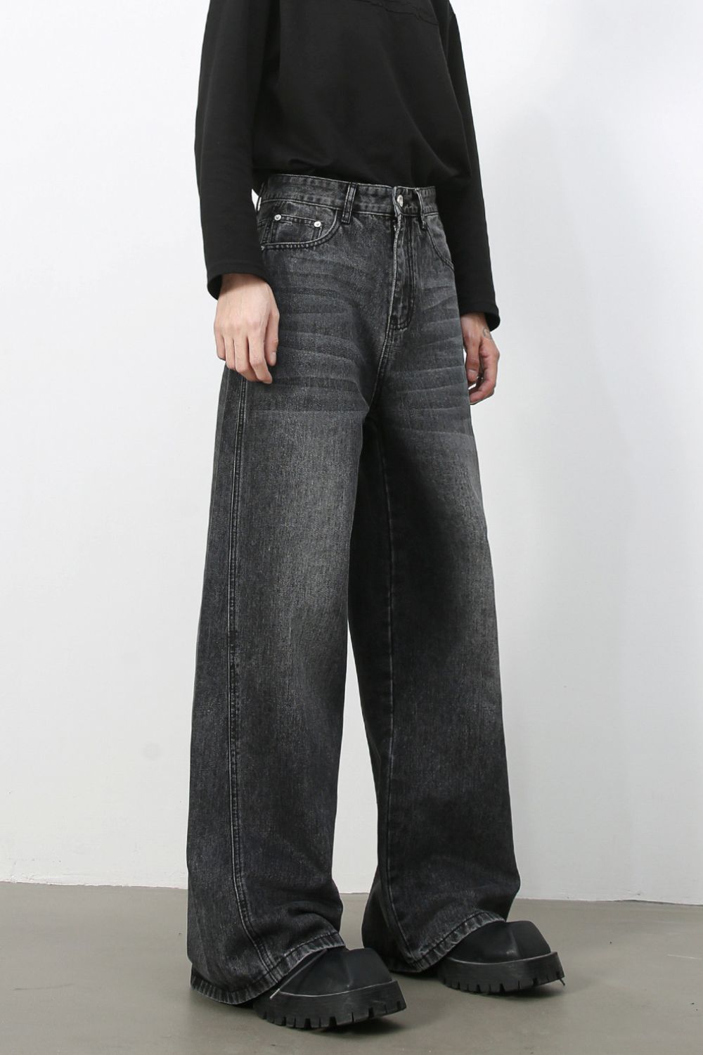 Men's Wide Leg Jeans