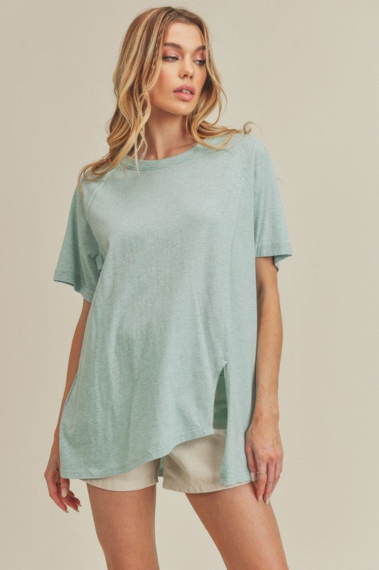 Aemi + Co Asymmetrical Front Slit Round Neck Raglan Sleeve T-Shirt Hauptbild