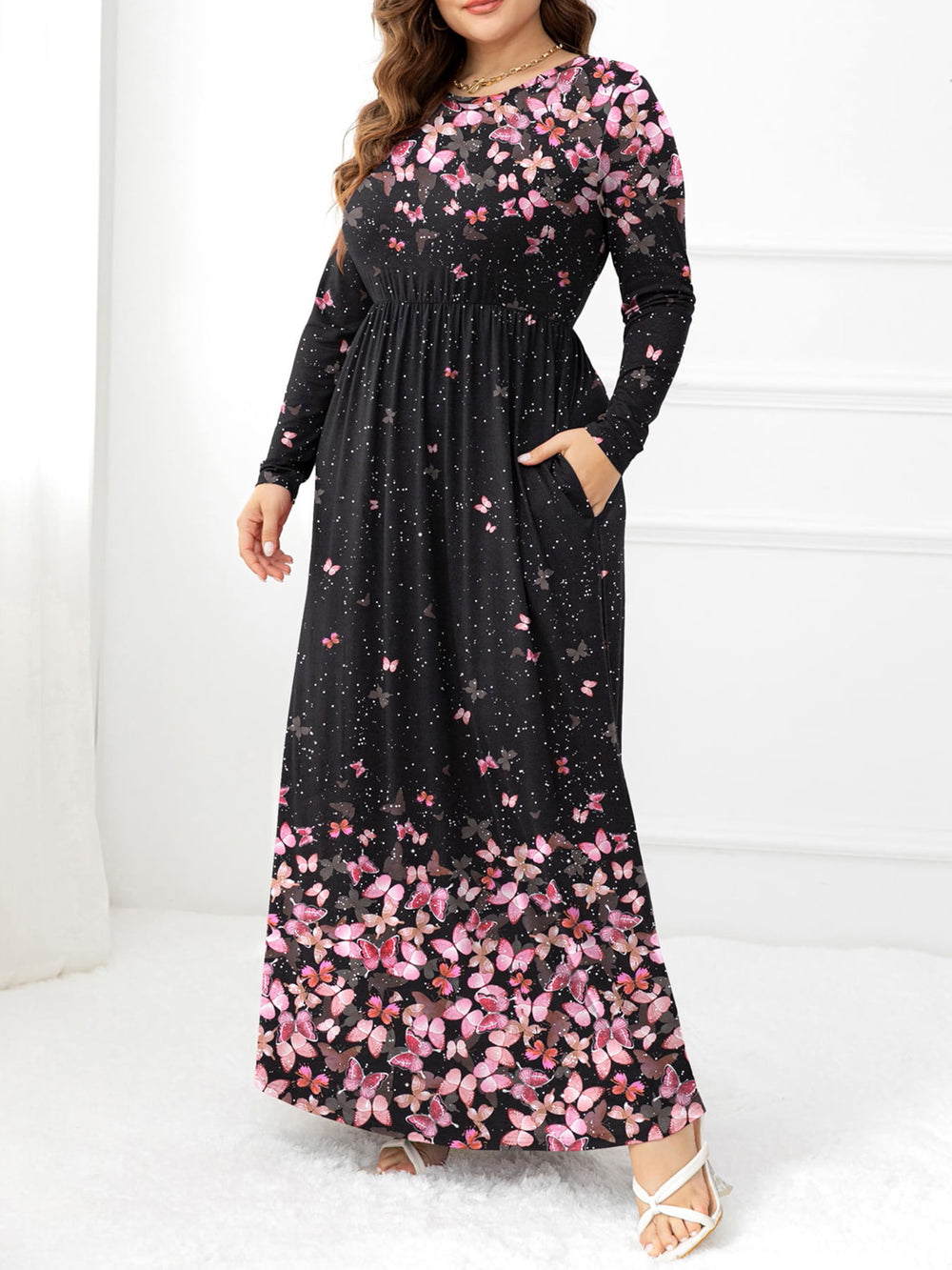 Plus Size Round Neck Maxi Dress with Pockets - felvior