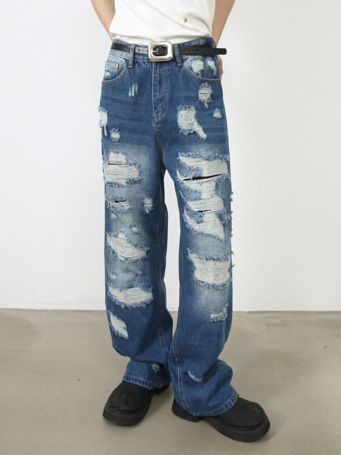 Men's Distressed Jeans with Pockets Hauptbild