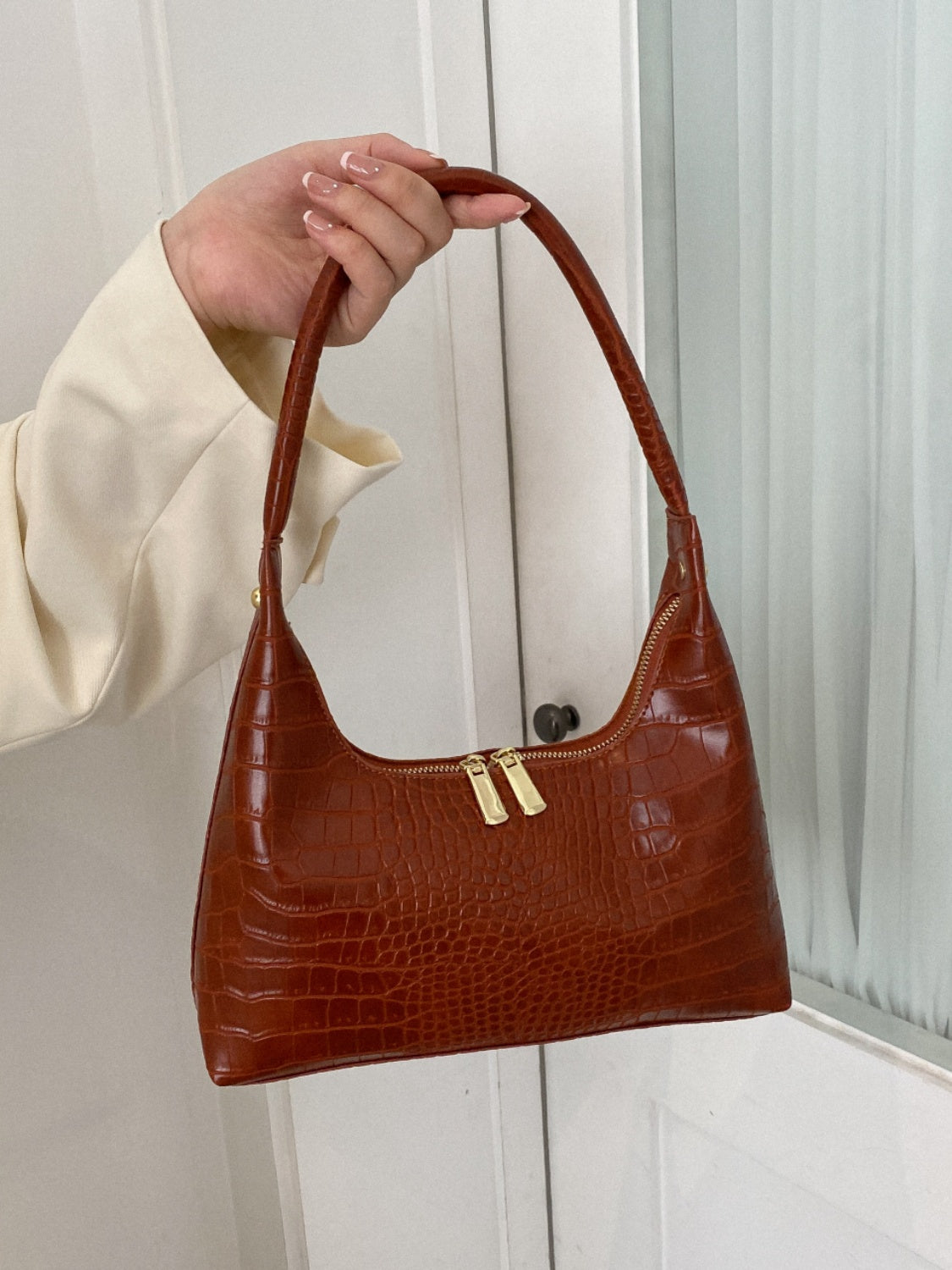 Crocodile Grain Shoulder Bag - felvior
