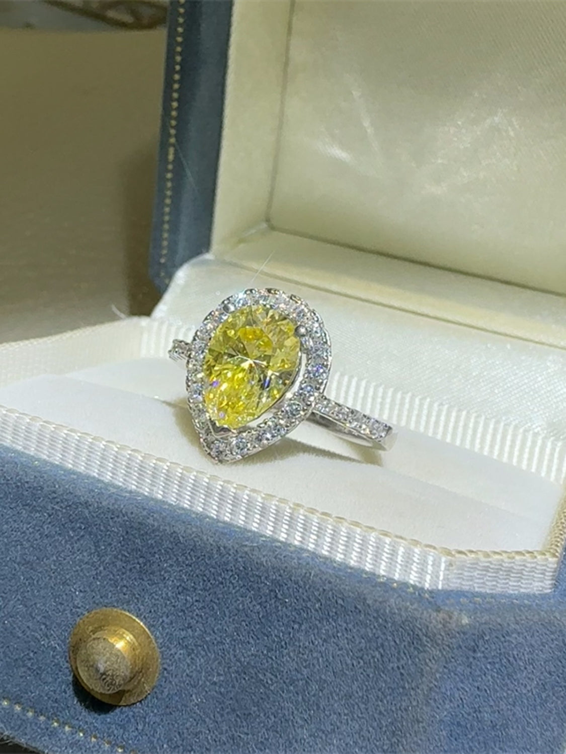 2 Carat Moissanite 925 Sterling Silver Teardrop Shape Ring - felvior