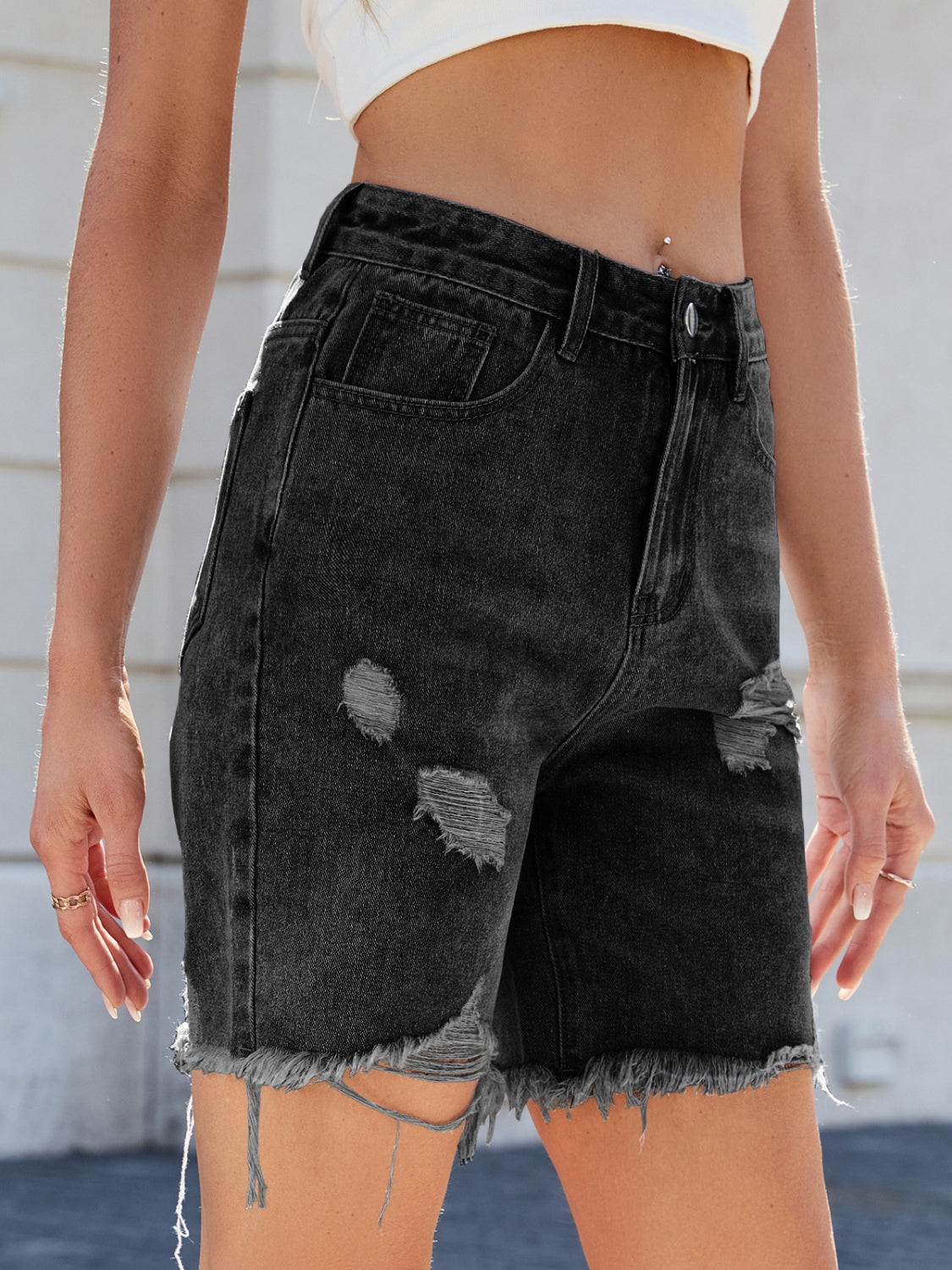 Distressed Raw Hem Denim Shorts - felvior