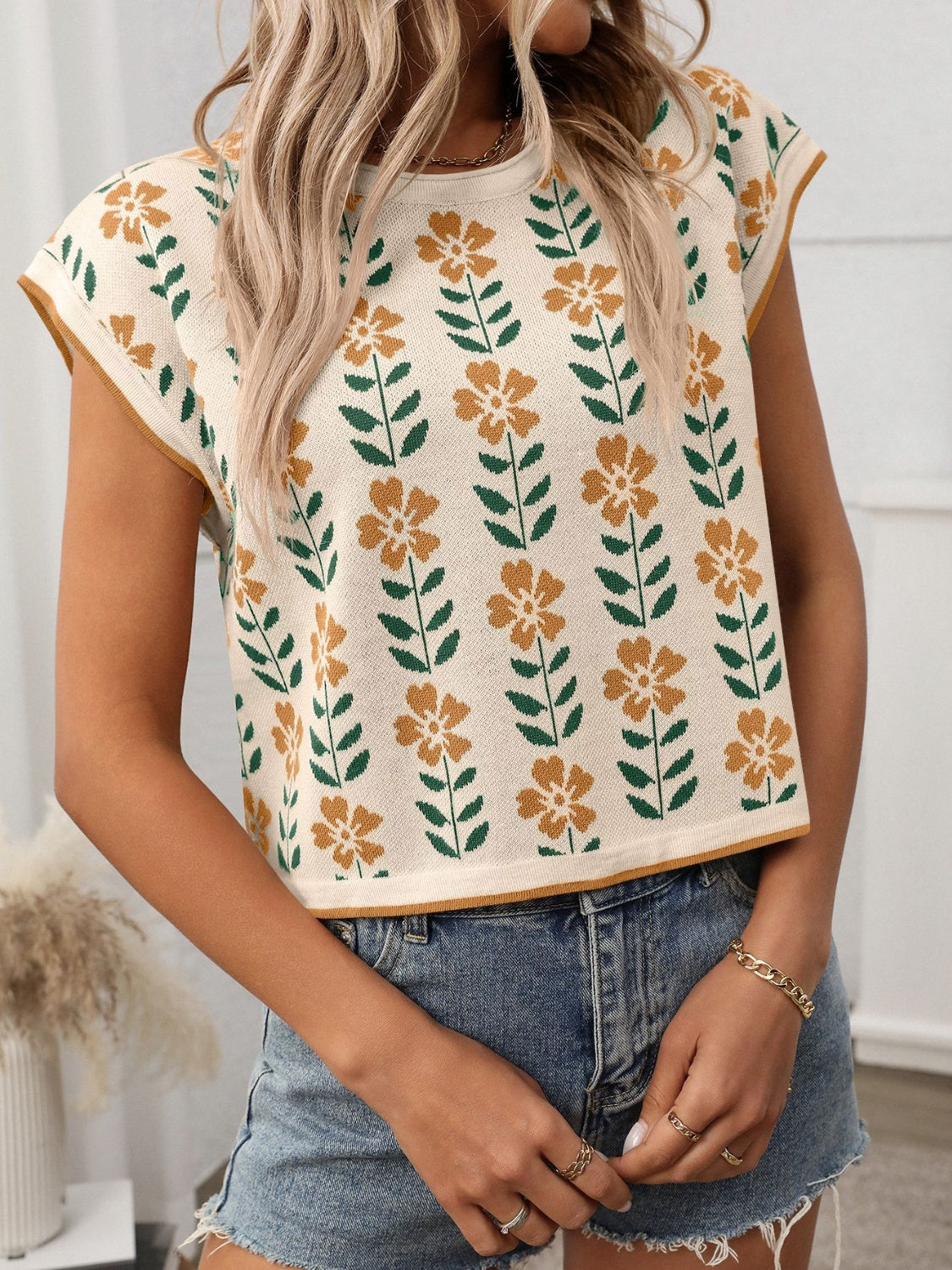 Flower Round Neck Short Sleeve Knit Top - felvior