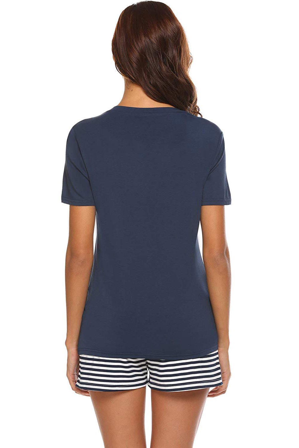 Ensemble de détente haut à manches courtes et short rayé Image secondaire du produit