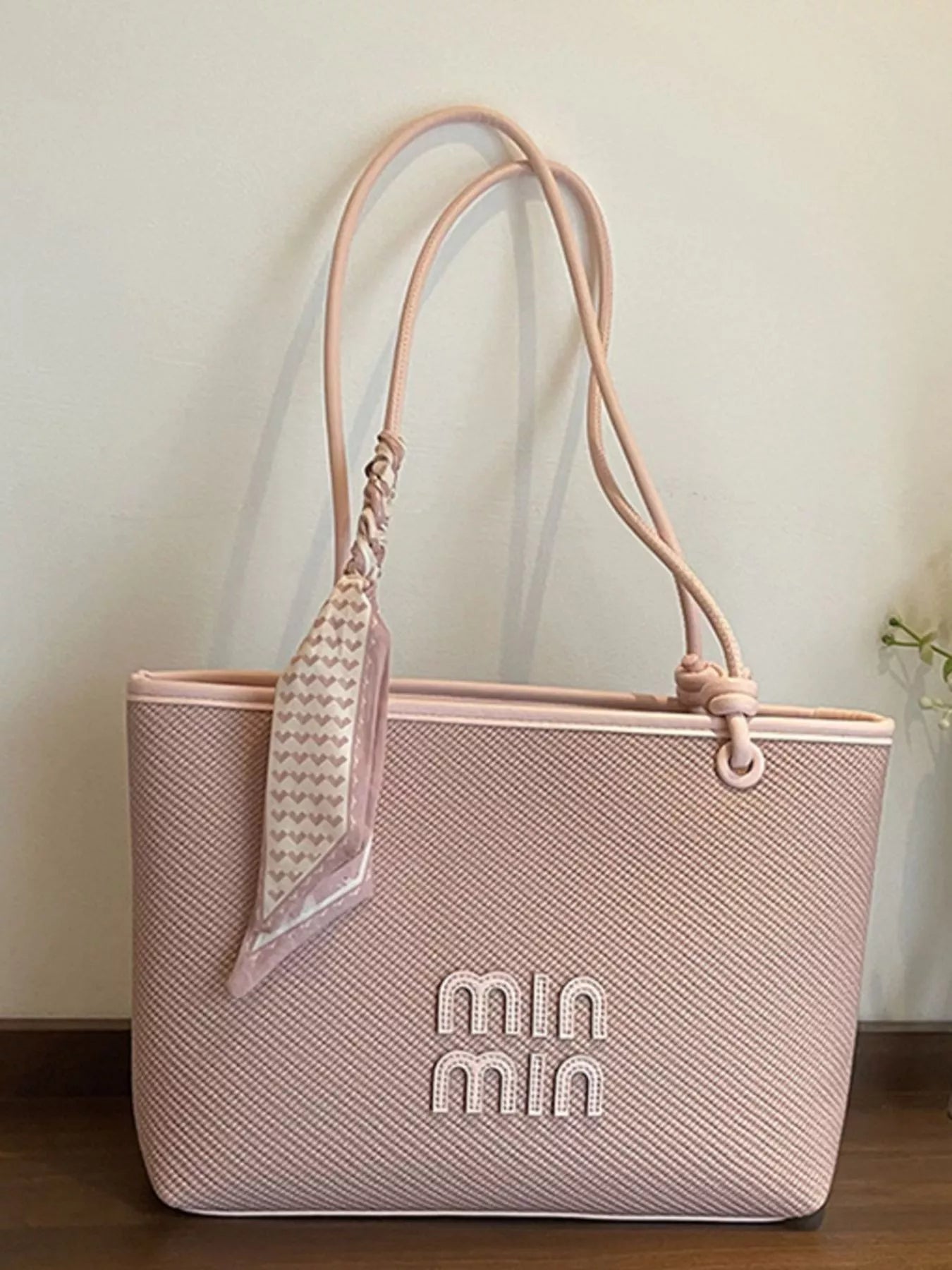 Woven-Texture Tote Bag Secondary image