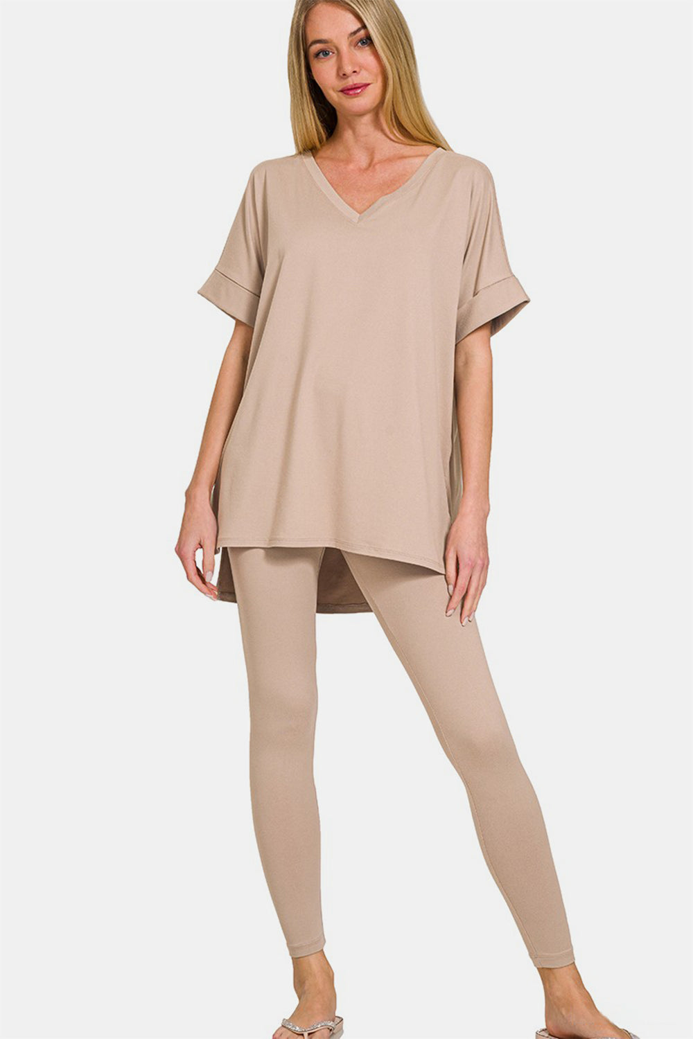 Zenana Full Size V-Neck Rolled Short Sleeve T-Shirt and Leggings Lounge Set Image principale du produit