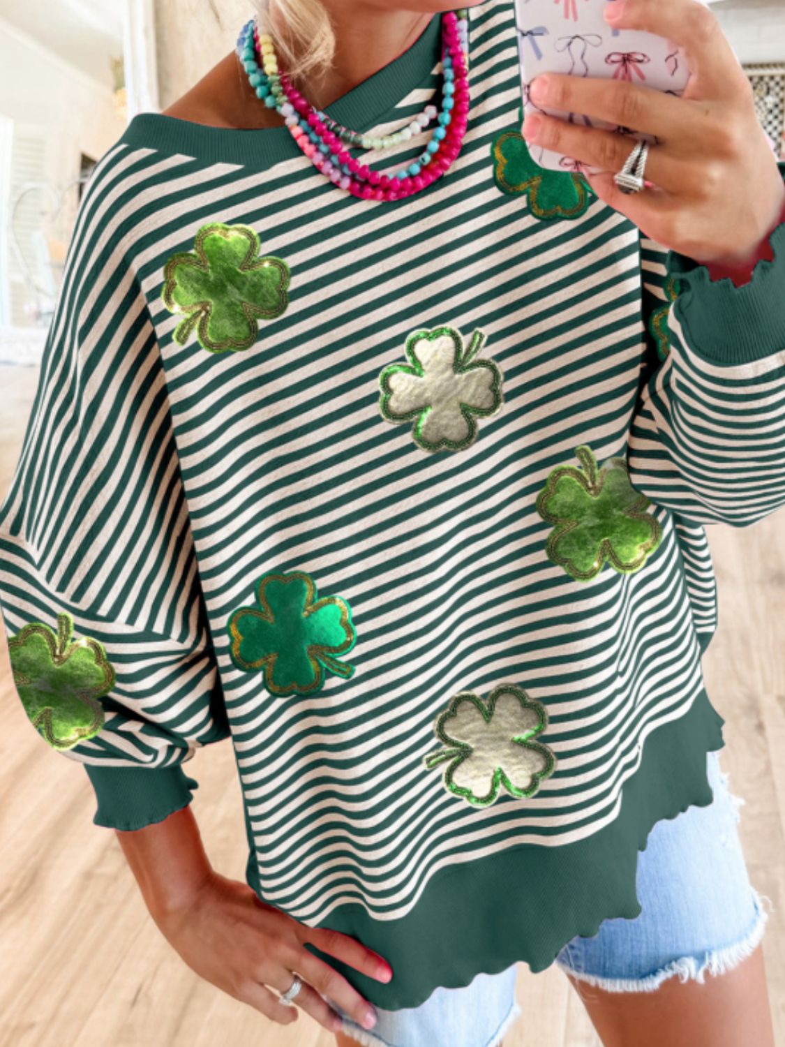 Stripe Lucky Clover Drop Shoulder Sweatshirt Hauptbild